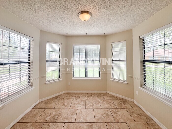 Building Photo - 7901 Collins Ridge Blvd