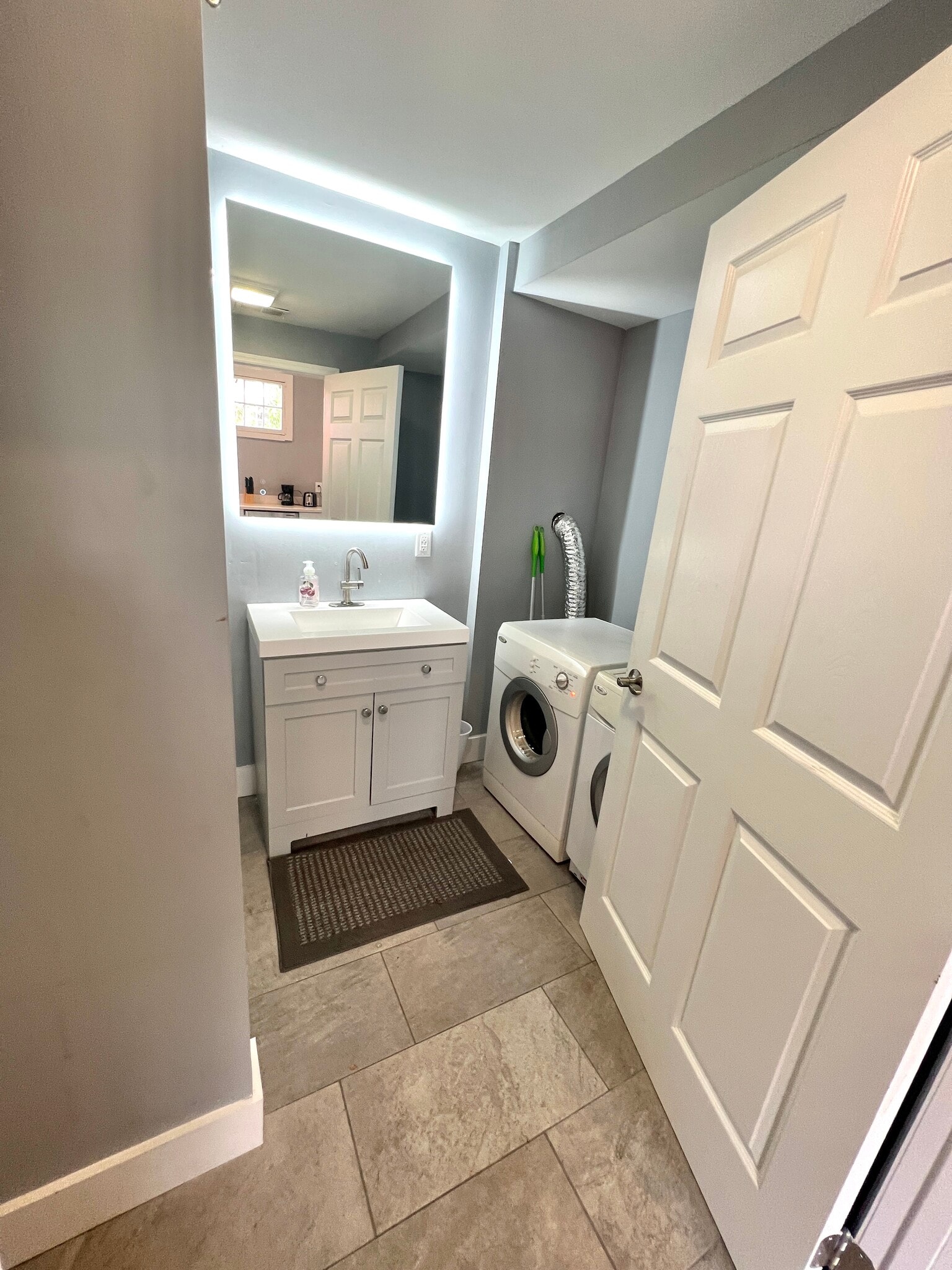 Bathroom off Kitchen - 31 Nassau St