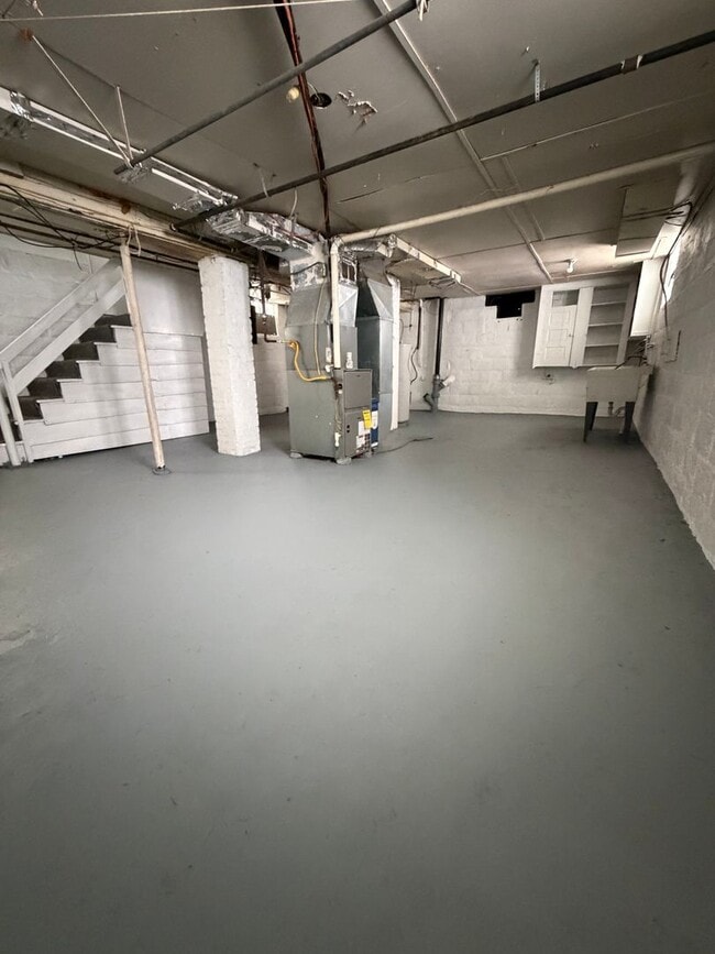 Building Photo - Three Bedroom House w Two Car Detached Garage