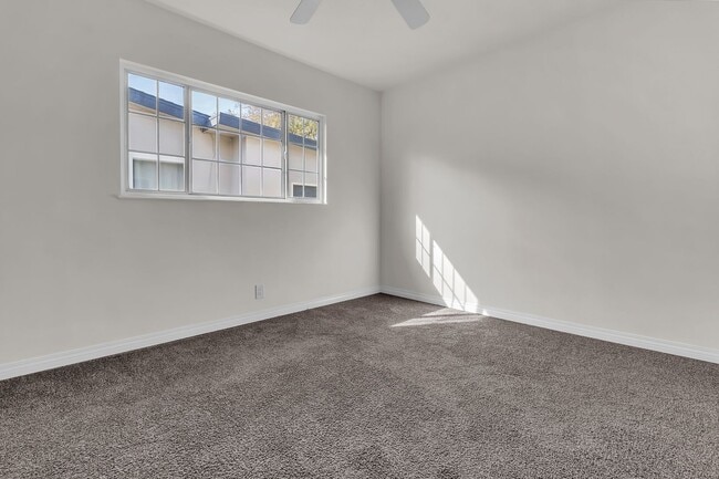 Building Photo - 6120 E Walton St