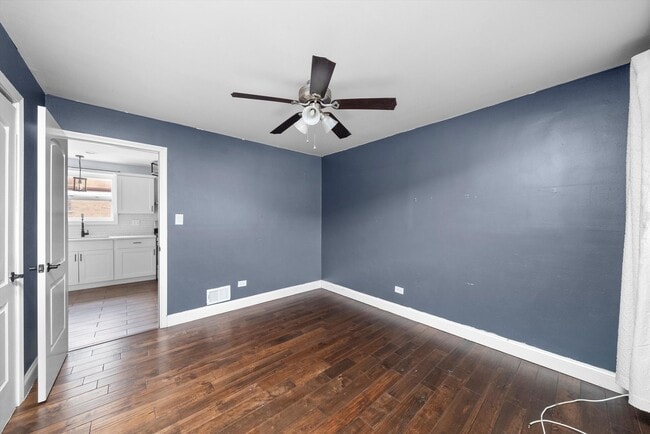 Building Photo - 4223 W 82nd St