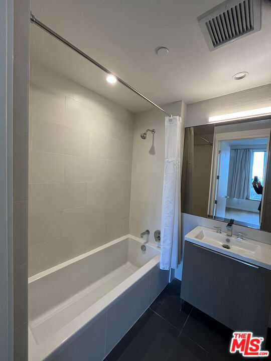 Building Photo - 889 Francisco St