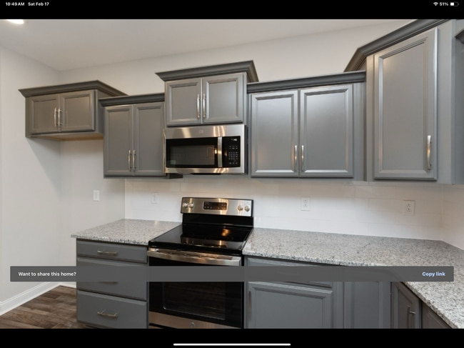 Kitchen - 1086 Spicer Dr
