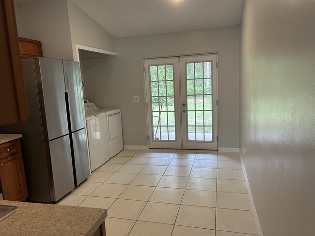 Building Photo - 12331 Antonio Cir