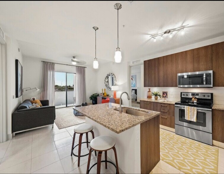 Building Photo - 8801 Doral Blvd