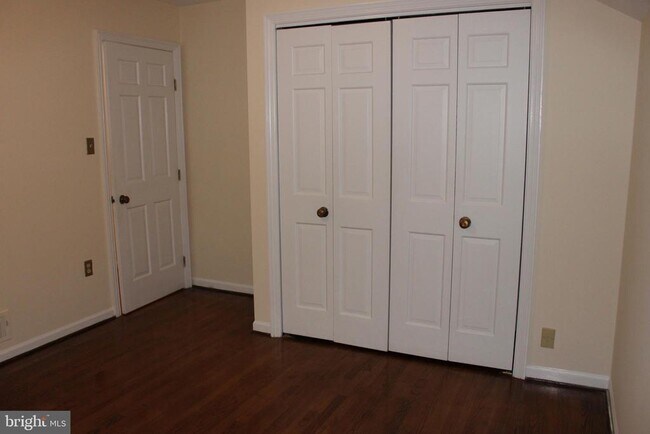 Building Photo - 6210 Cottonwood St