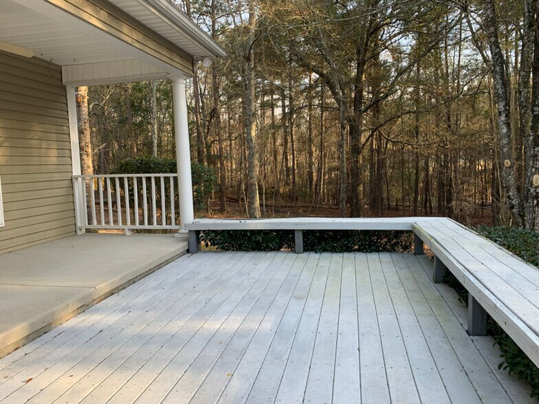 Building Photo - 220 Buck Point Ct