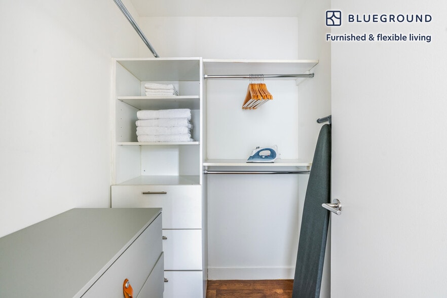 Building Photo - 1212 4th St SE