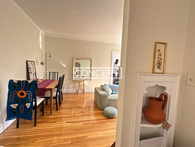 Building Photo - 2045 Commonwealth Ave