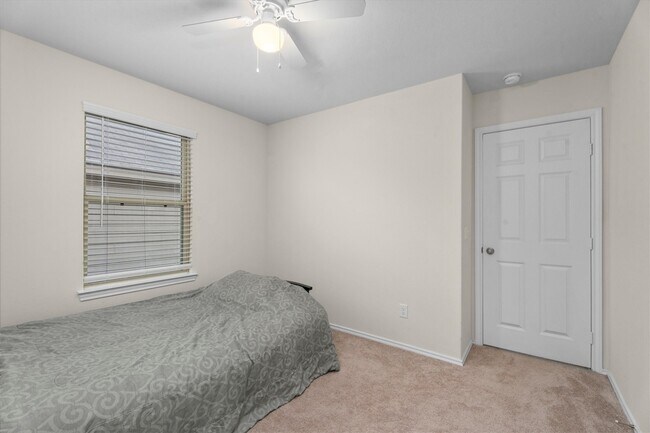 Building Photo - 1714 Avocet Way