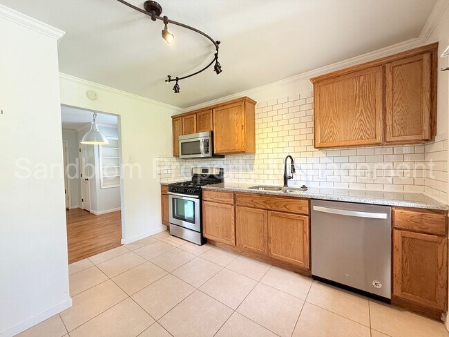 Building Photo - For Lease | Midtown Tulsa | Available Now!