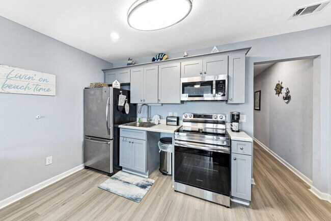 Building Photo - 405 Plantation Rd