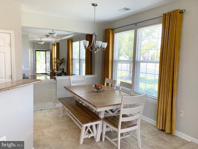 Building Photo - 17614 Four Seasons Dr