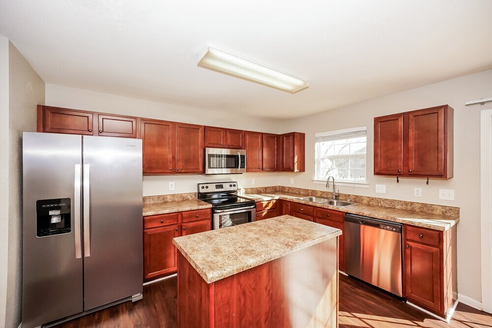 Building Photo - 1418 River Run Rd