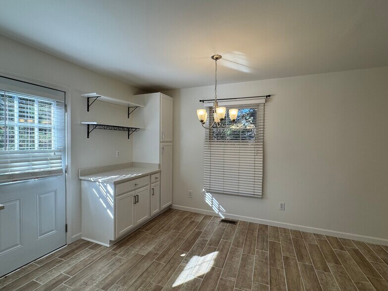 Building Photo - 314 E Louisiana Ave