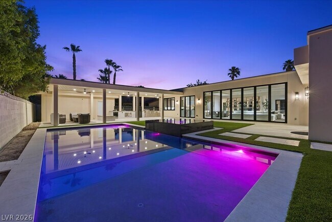 Building Photo - 2401 Driftwood Dr