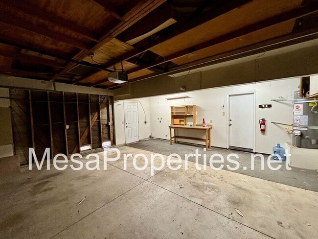 Building Photo - 14925 Dandelion Ct