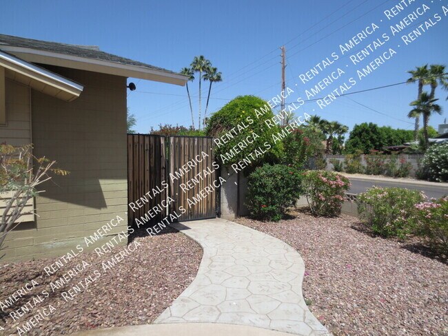 Building Photo - 8556 E Keim Dr