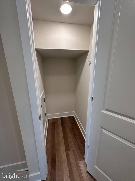 Building Photo - 2318 Woodlands Rd