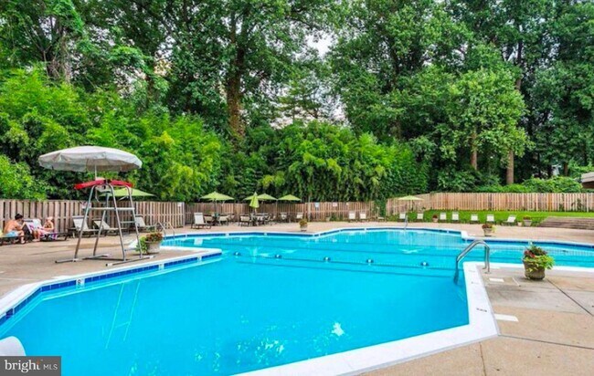 Building Photo - 9039 Sligo Creek Pkwy