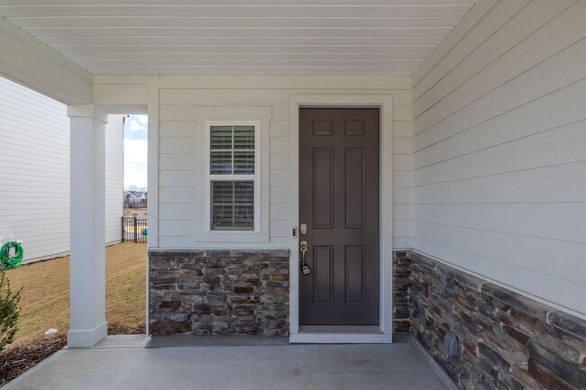 Building Photo - Light & Bright 4BR 3BA house in Tryon, Wak...