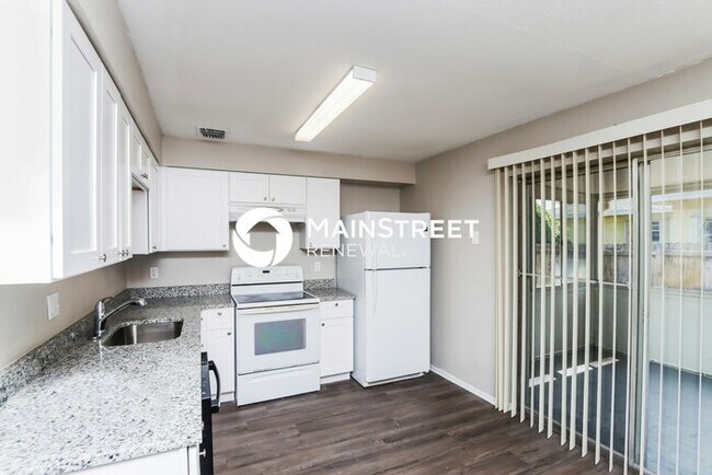Building Photo - 3 Bedroom Pet-Friendly Home in MERRITT ISLAND, FL with Main Street Renewal