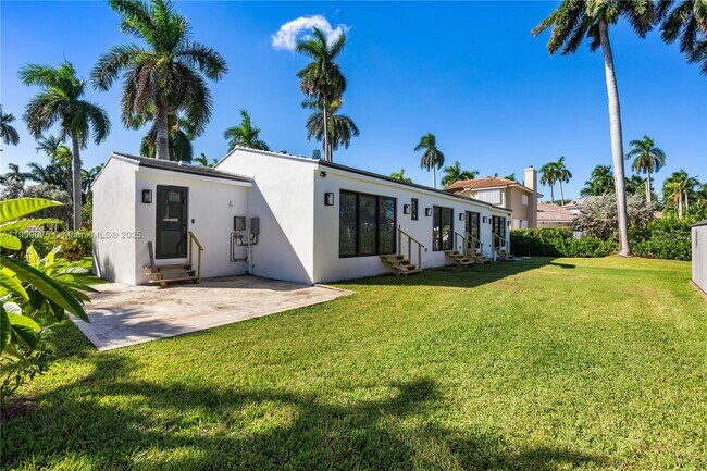 Building Photo - 1141 Hollywood Blvd