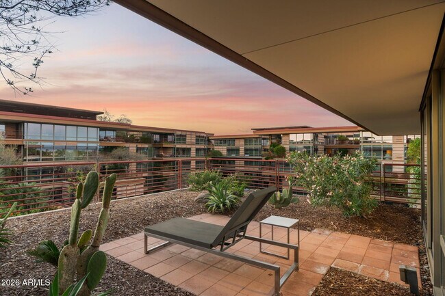 Building Photo - 7167 E Rancho Vista Dr