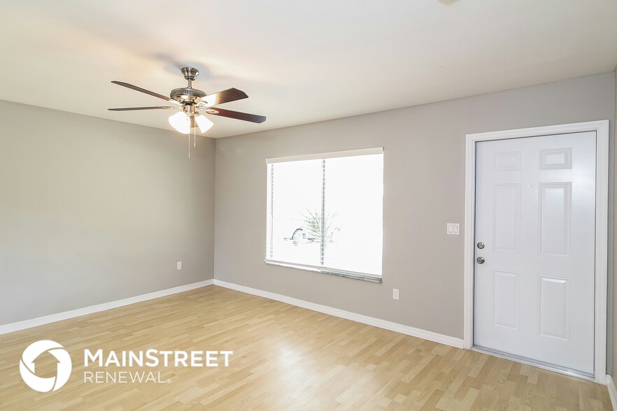 Building Photo - 2533 Fairbrook St