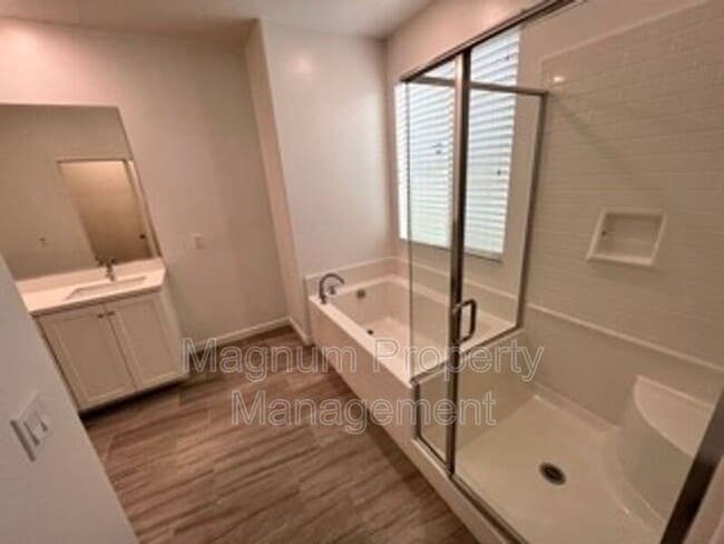 Building Photo - 30960 Falling Star Pl