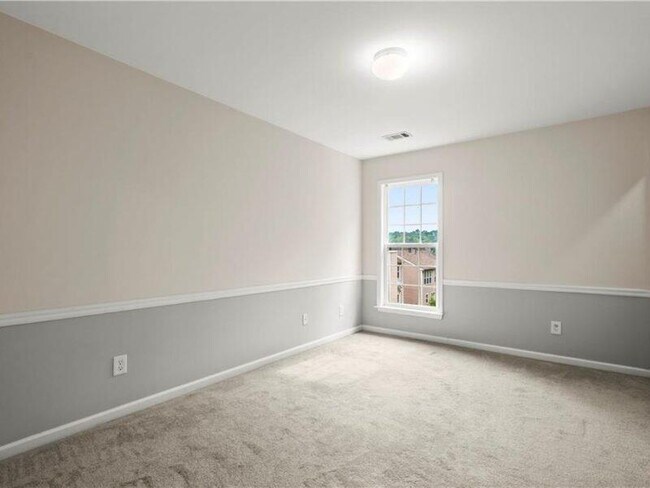 Building Photo - 2080 Vistoria Dr