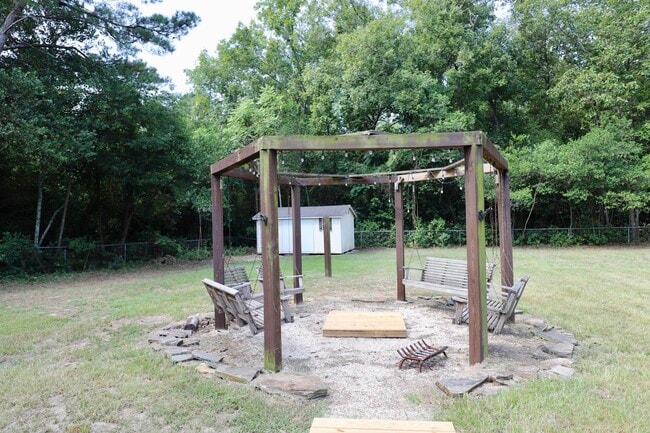 Building Photo - 579 Sierra St