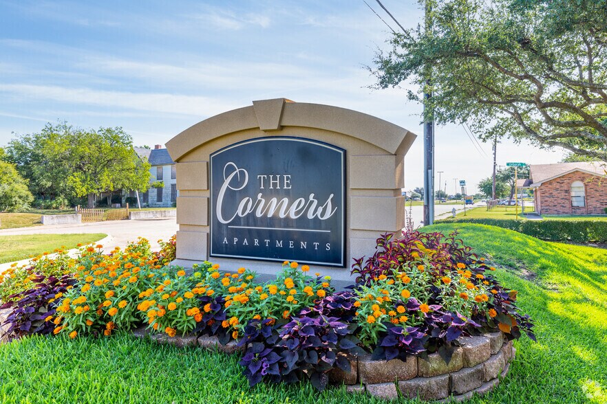 Corners 210 E Wintergreen Rd DeSoto TX 75115 Apartment Finder