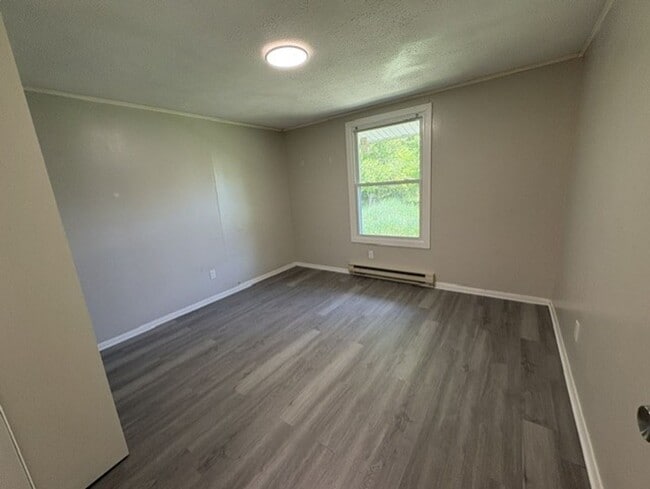 Building Photo - Clean & Comfortable 1-Bedroom Home Near Kent Conveniences