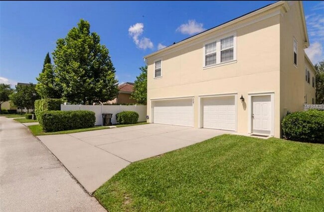 Building Photo - Baldwin Park home 3 car garage with 600 sq...