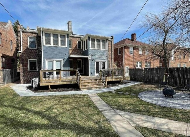 Building Photo - 114-116 38th St