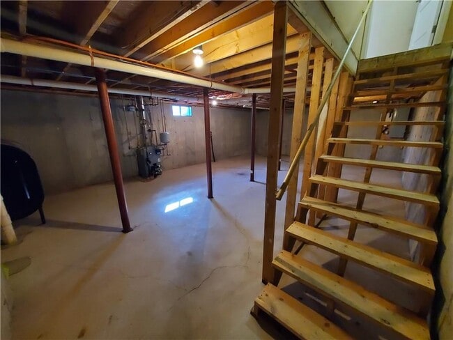 Building Photo - 35 Mapleville Main