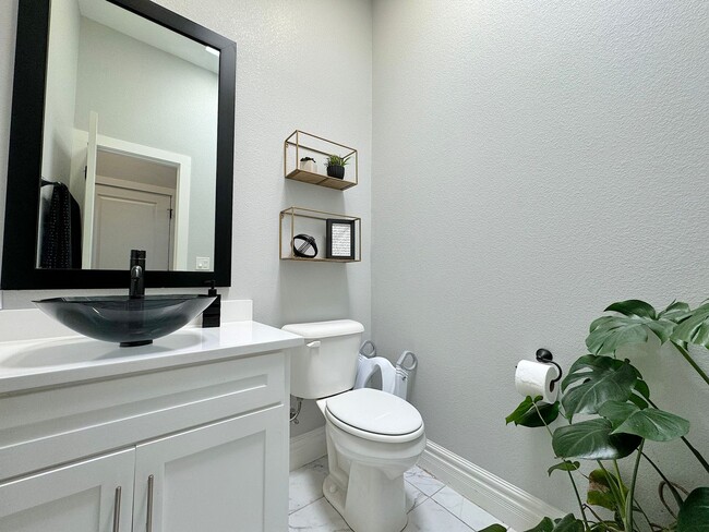 Building Photo - 14701 Tierra Mirage Ave