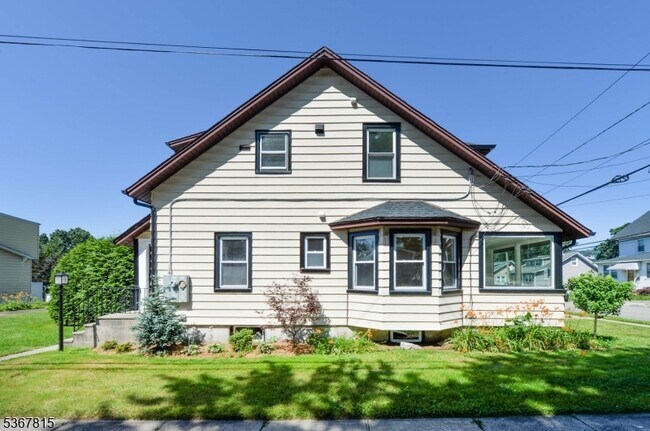 Building Photo - 244 Van Winkle Ave