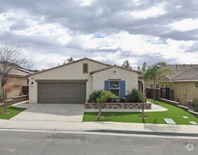 Building Photo - Stunning Single-Story 4 bed/2 Bath Home Lo...