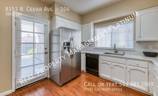 Building Photo - $2,195 Cedar & Nees 3/2 Condo, New LVP Flo...