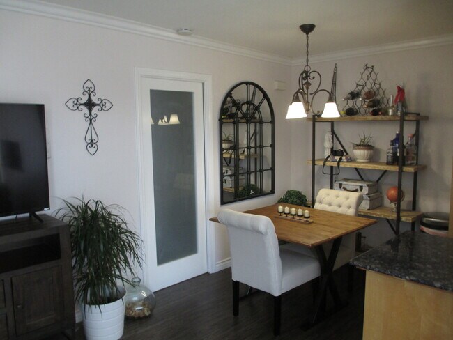 Building Photo - Upgraded 1 Bed 1 Bath Condo In North Park-...