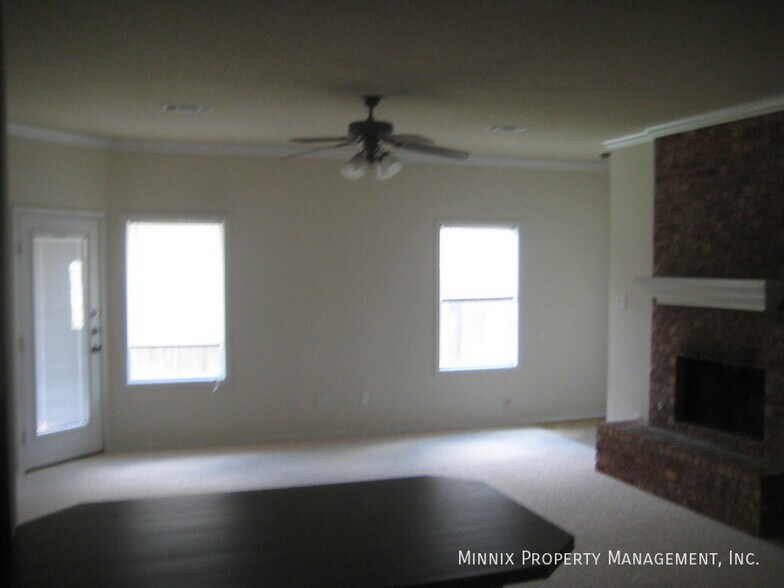 Building Photo - 5705 Fordham St