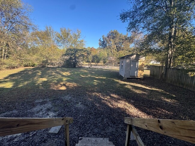 Building Photo - 1504 Lambard Dr