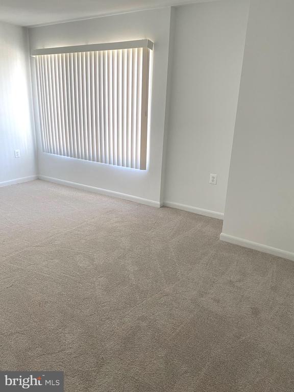 Building Photo - 15702 Dorset Rd