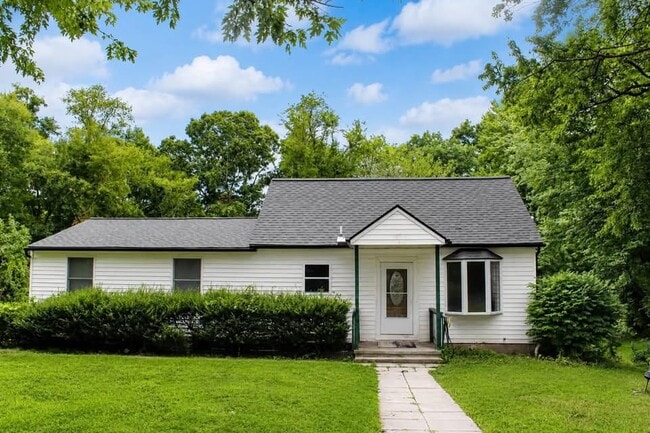 Building Photo - 3805 Sewell Rd