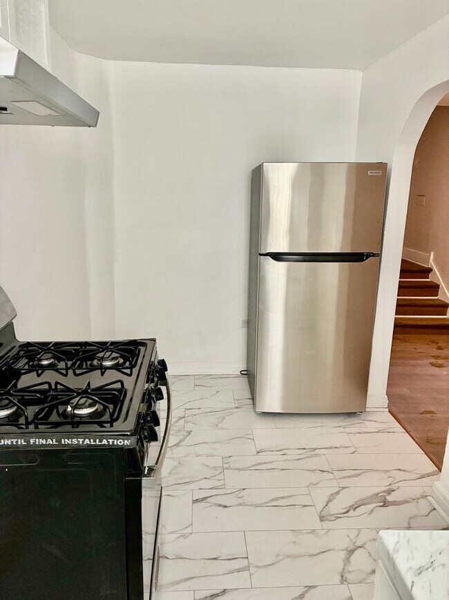 Building Photo - 6900 S Jeffery Blvd