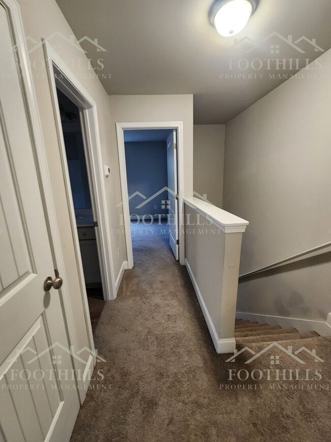 Building Photo - 104 David St