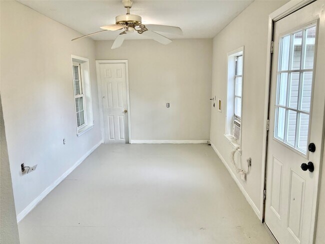 Building Photo - 14414 2nd St
