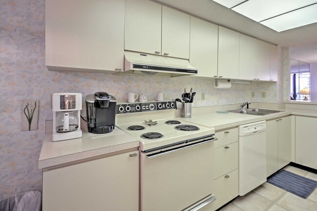 Building Photo - 5760 Midnight Pass Rd